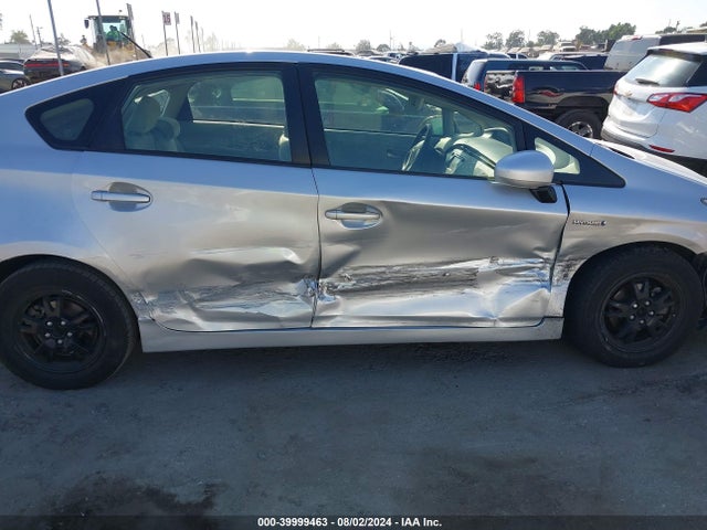 Toyota Prius Two 2015 JTDKN3DUXF1903834 Image 13