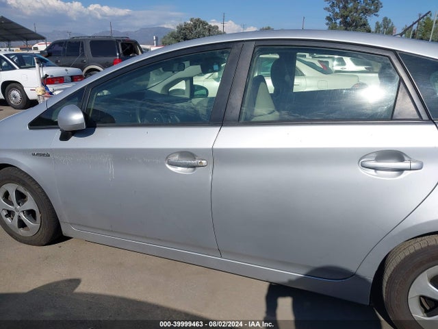 Toyota Prius Two 2015 JTDKN3DUXF1903834 Image 14
