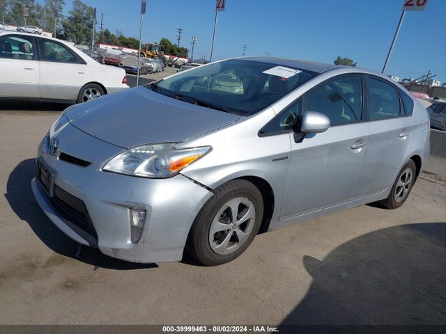 Toyota Prius Two 2015 JTDKN3DUXF1903834 Image 2