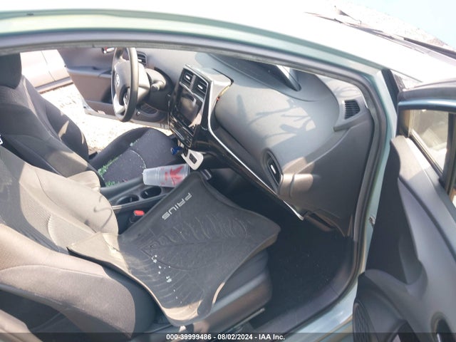 Toyota Prius Two 2018 JTDKBRFU7J3591509 Image 5
