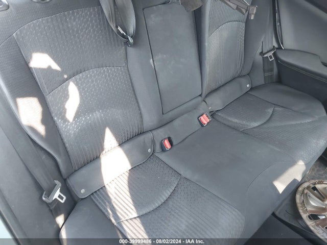 Toyota Prius Two 2018 JTDKBRFU7J3591509 Image 8