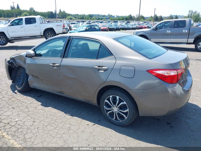 Toyota COROLLA LE 2018 2T1BURHE4JC081528 Image 3