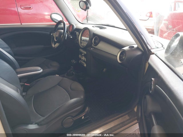 2009 MINI COOPER WMWMF33559TW70046 Photo 4