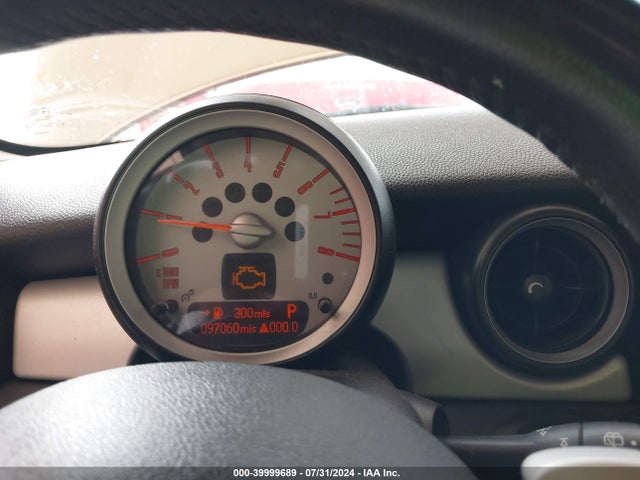 2009 MINI COOPER WMWMF33559TW70046 Photo 6
