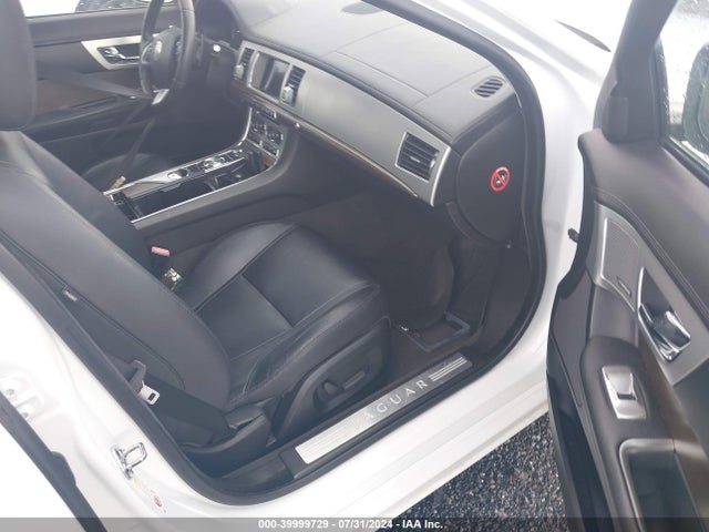 2013 JAGUAR XF SAJWJ0EF0D8S82198 Photo 4