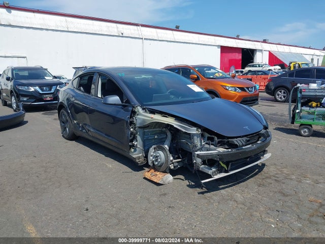2022 5YJ3E1EB6NF361370 main image