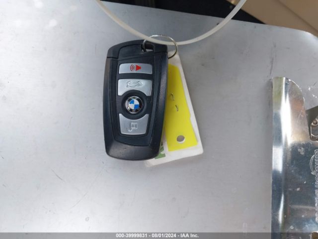 WBA8E1G3XHNU18104 BMW 320i