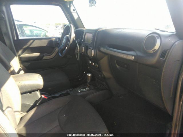 1C4BJWDGXGL226135 Jeep Wrangler Unlimited Sport