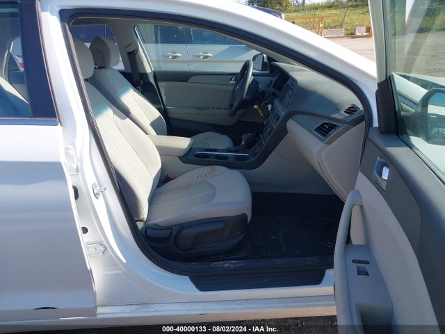 Hyundai SONATA SE 2016 5NPE24AF5GH299850 Image 5