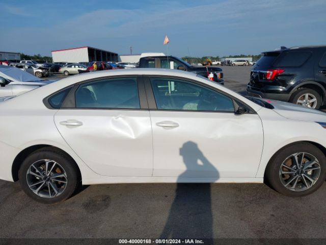 3KPF24AD7PE693843 KIA Forte Lxs