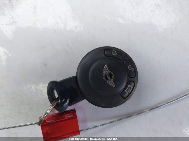 2010 MINI COOPER WMWMF3C51ATU77333 Photo 10