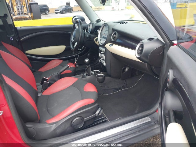 2010 MINI COOPER WMWMF3C51ATU77333 Photo 4