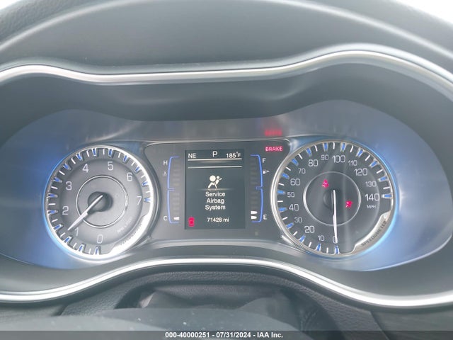 1C3CCCAB3GN173177 Chrysler 200 Limited