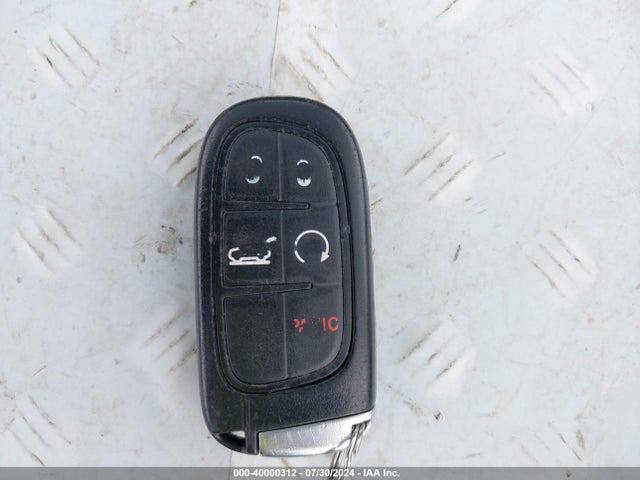 1C4PJMDX9KD303817 Jeep Cherokee Limited 4x4