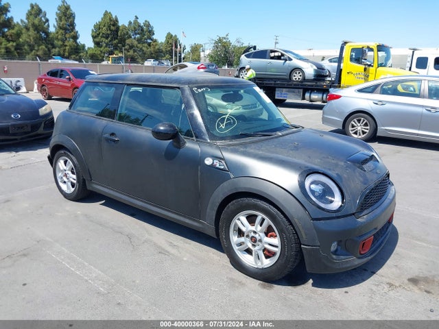 2011 MINI COOPER S WMWSV3C56BTY14140 Photo 0