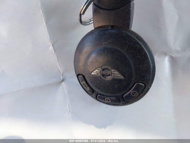 2011 MINI COOPER S WMWSV3C56BTY14140 Photo 10