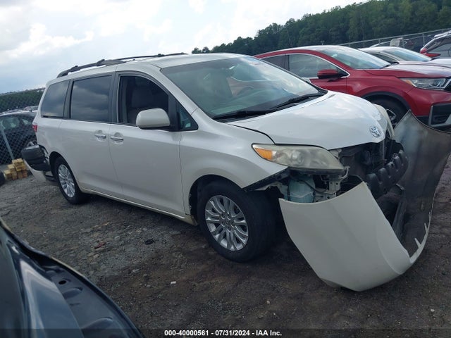Toyota Sienna Xle 8 Passenger 2015 5TDYK3DC2FS634953 Image 14