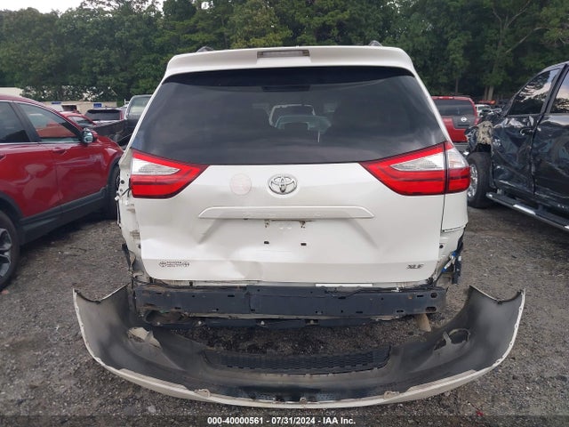 Toyota Sienna Xle 8 Passenger 2015 5TDYK3DC2FS634953 Image 17