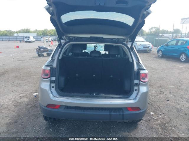 3C4NJDCB3JT329027 Jeep Compass Limited 4x4