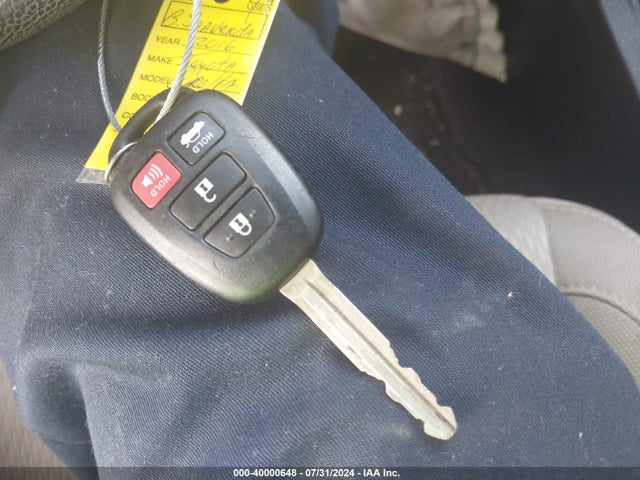 Toyota COROLLA LE 2016 5YFBURHE1GP556593 Image 11
