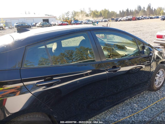 Toyota Prius Two 2017 JTDKBRFU8H3028768 Image 13