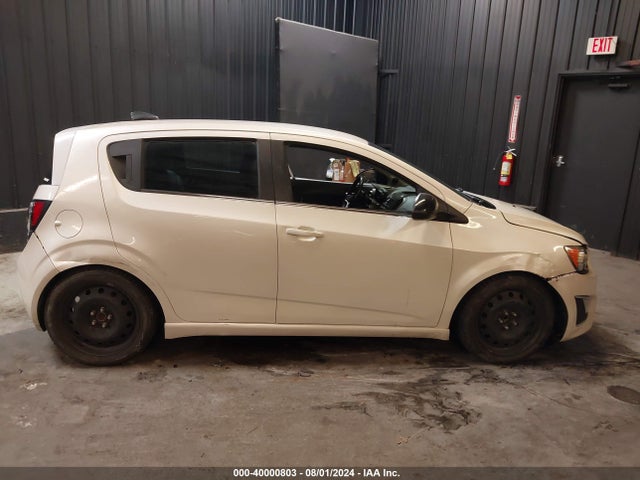 Chevrolet Sonic Rs Auto 2014 1G1JG6SB2E4110090 Image 6