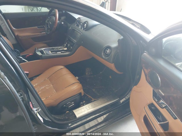 2012 JAGUAR XJ SAJWA2GE1CMV25376 Photo 4