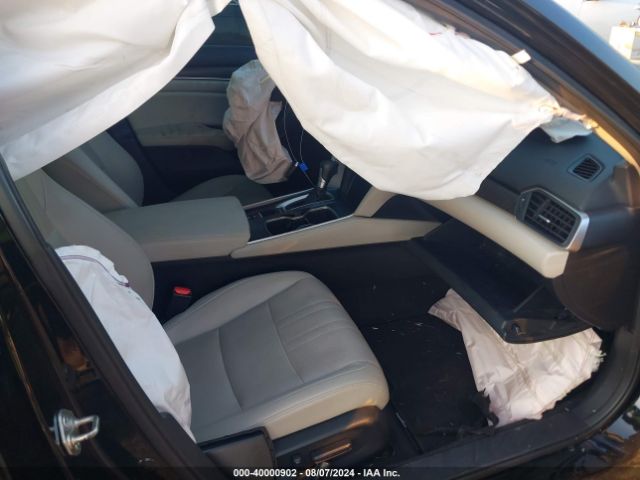 1HGCV1F94JA033378 Honda Accord Touring