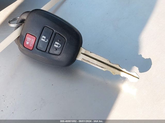 JTDKDTB3XE1077949 Toyota Prius C One