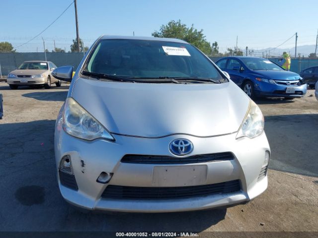 JTDKDTB3XE1077949 Toyota Prius C One