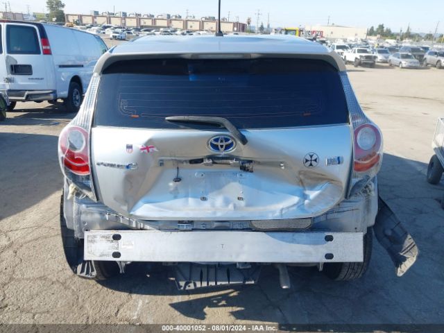 JTDKDTB3XE1077949 Toyota Prius C One