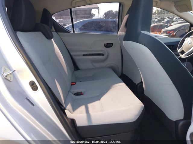 JTDKDTB3XE1077949 Toyota Prius C One