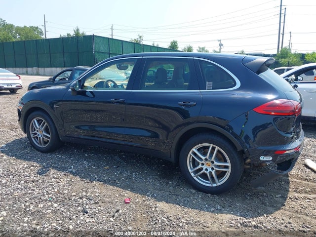 2015 PORSCHE CAYENNE WP1AF2A26FLA41303 Photo 2