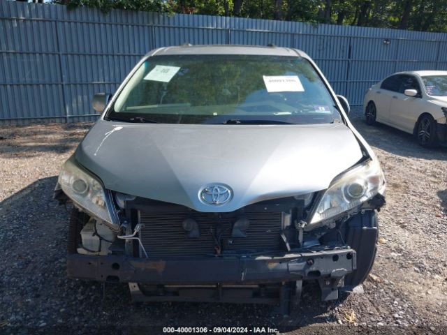 5TDYK3DC5GS758202 Toyota Sienna Xle 8 Passenger