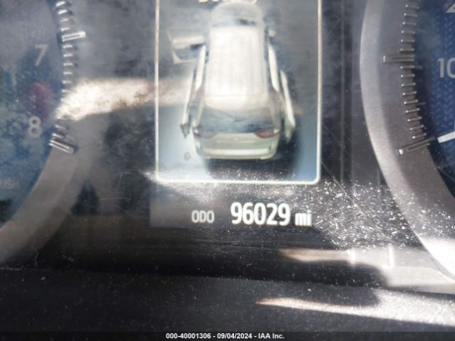 5TDYK3DC5GS758202 Toyota Sienna Xle 8 Passenger