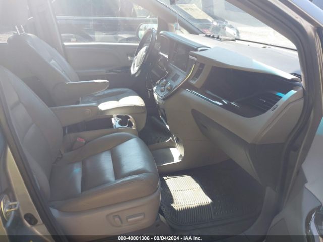 5TDYK3DC5GS758202 Toyota Sienna Xle 8 Passenger