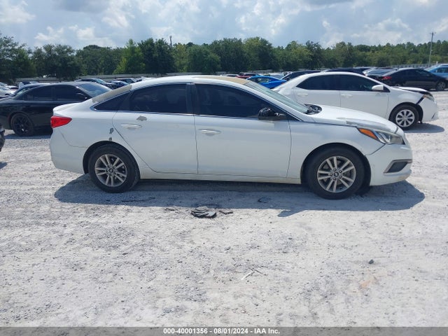 Hyundai SONATA SE 2016 5NPE24AF0GH373899 Image 13