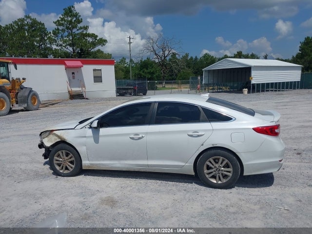 Hyundai SONATA SE 2016 5NPE24AF0GH373899 Image 14