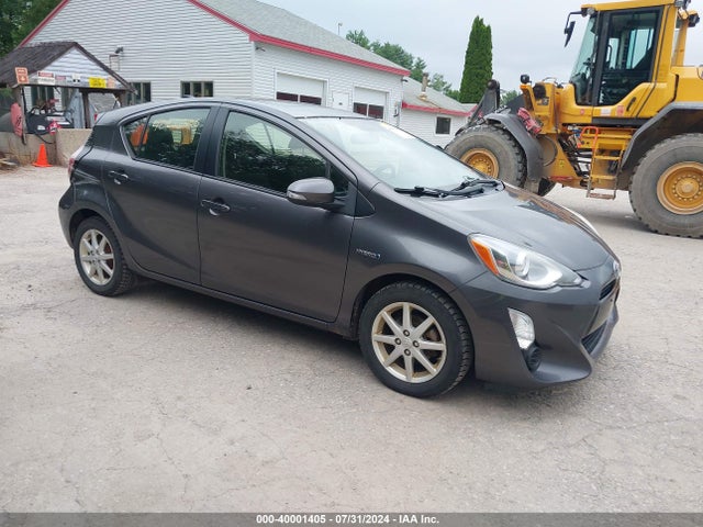 Toyota Prius C Three 2015 JTDKDTB37F1108608 главное изображение