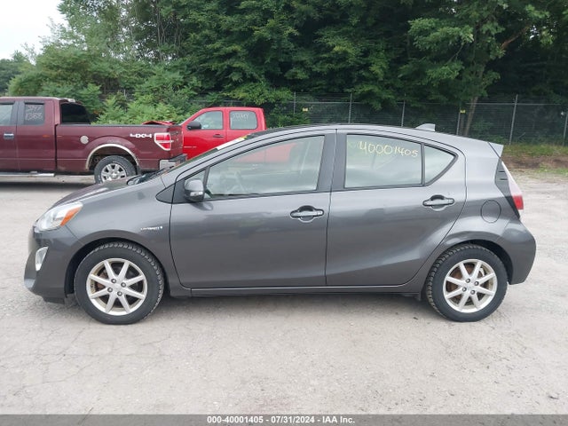 Toyota Prius C Three 2015 JTDKDTB37F1108608 Image 12