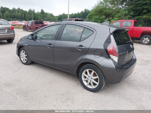 Toyota Prius C Three 2015 JTDKDTB37F1108608 Image 3