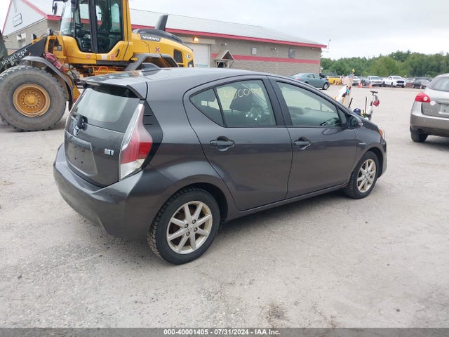 Toyota Prius C Three 2015 JTDKDTB37F1108608 Image 4