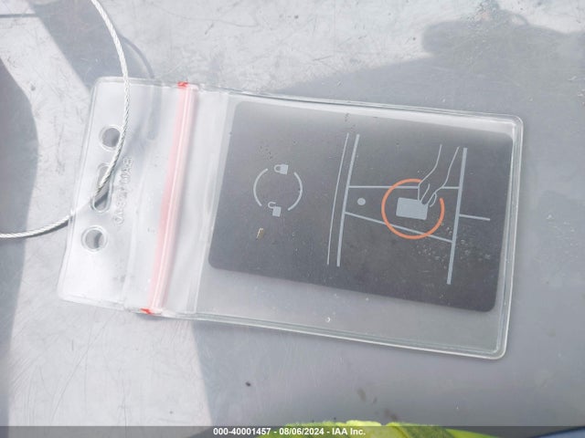 2024 TESLA MODEL Y 7SAYGDEE0RA260570 Photo 10