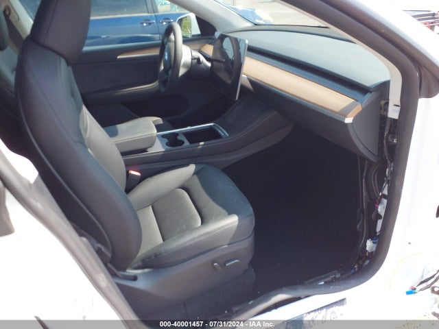 2024 TESLA MODEL Y 7SAYGDEE0RA260570 Photo 4