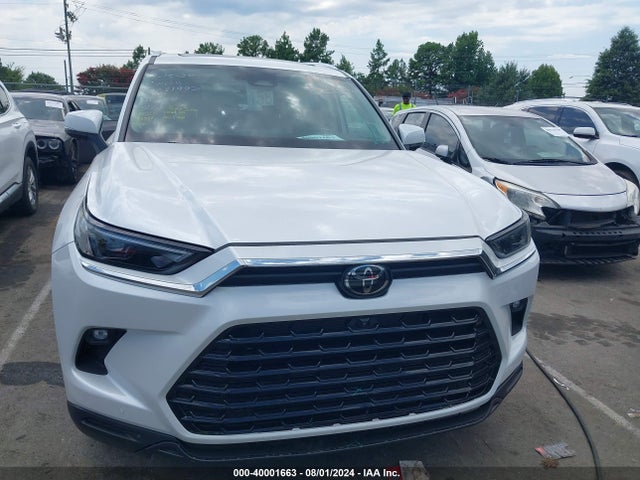 Toyota Grand Highlander Limited 2024 5TDAAAB59RS051992 Image 13