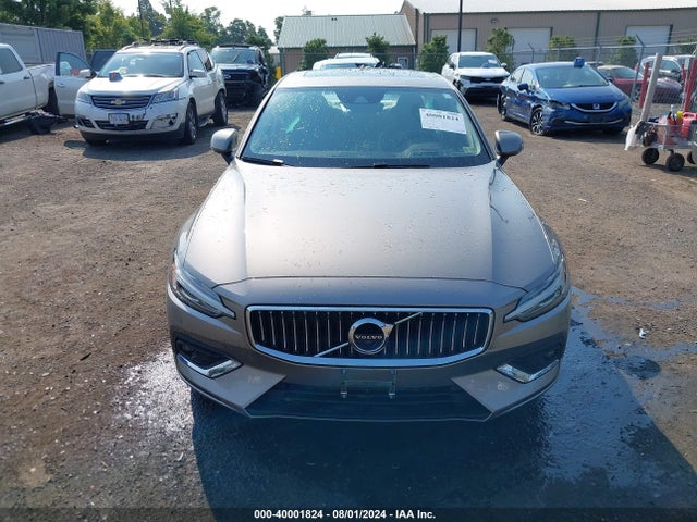 7JRA22TL9KG002423 Volvo S60 T6 Inscription
