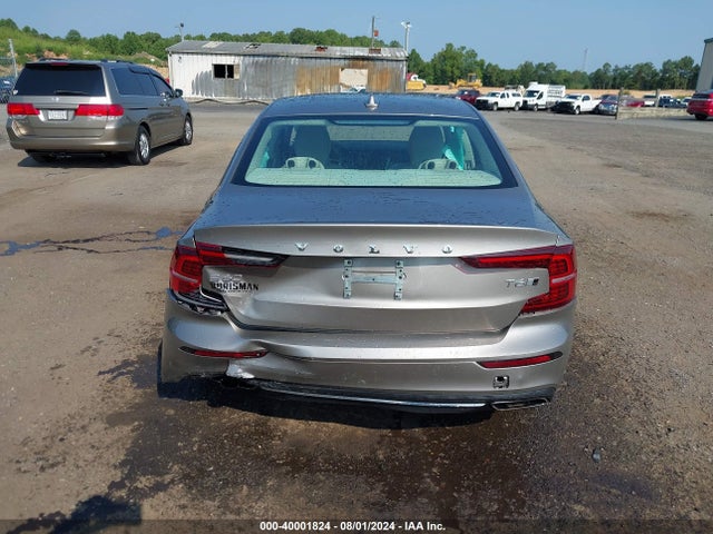 7JRA22TL9KG002423 Volvo S60 T6 Inscription