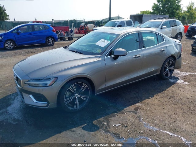 7JRA22TL9KG002423 Volvo S60 T6 Inscription