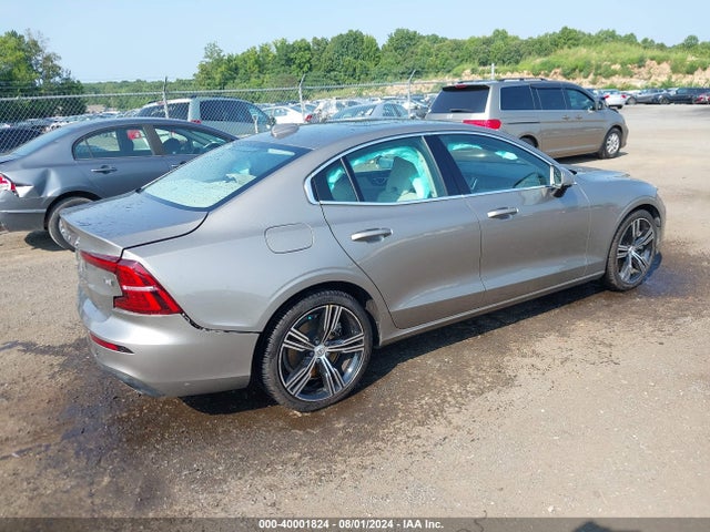 7JRA22TL9KG002423 Volvo S60 T6 Inscription