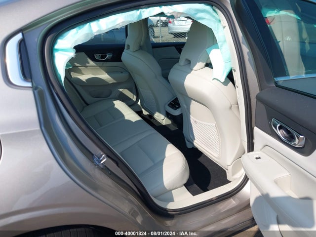 7JRA22TL9KG002423 Volvo S60 T6 Inscription